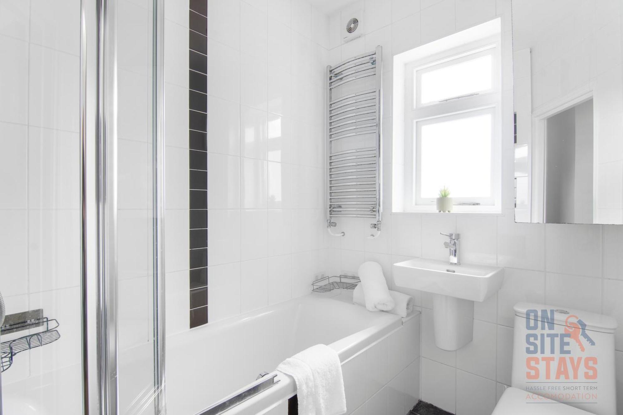 Onsitestays - Bright Spacious 2-br, Wifi And Lots Of Street Parking Apartamento *
