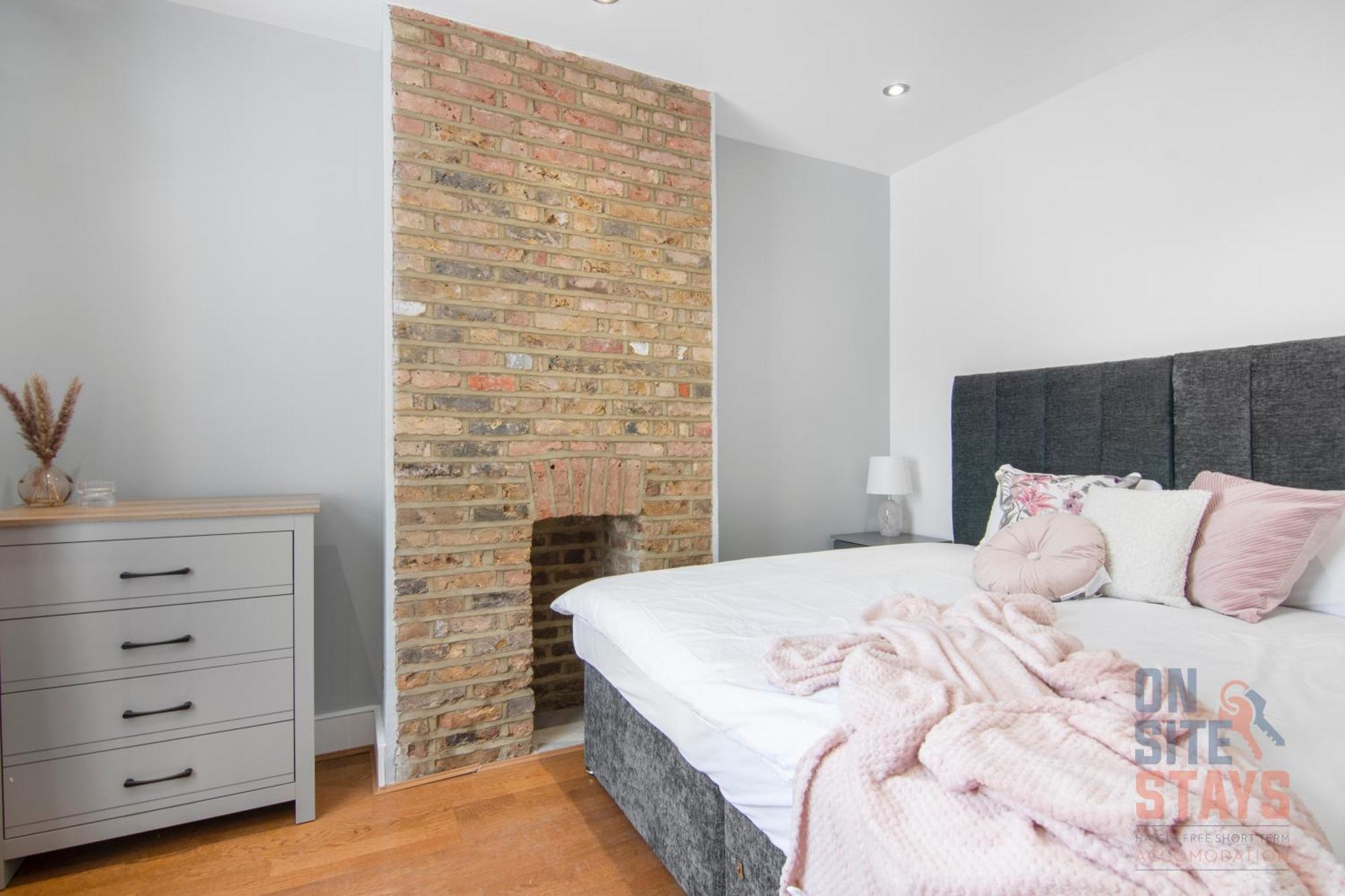 Onsitestays - Bright Spacious 2-br, Wifi And Lots Of Street Parking Londres