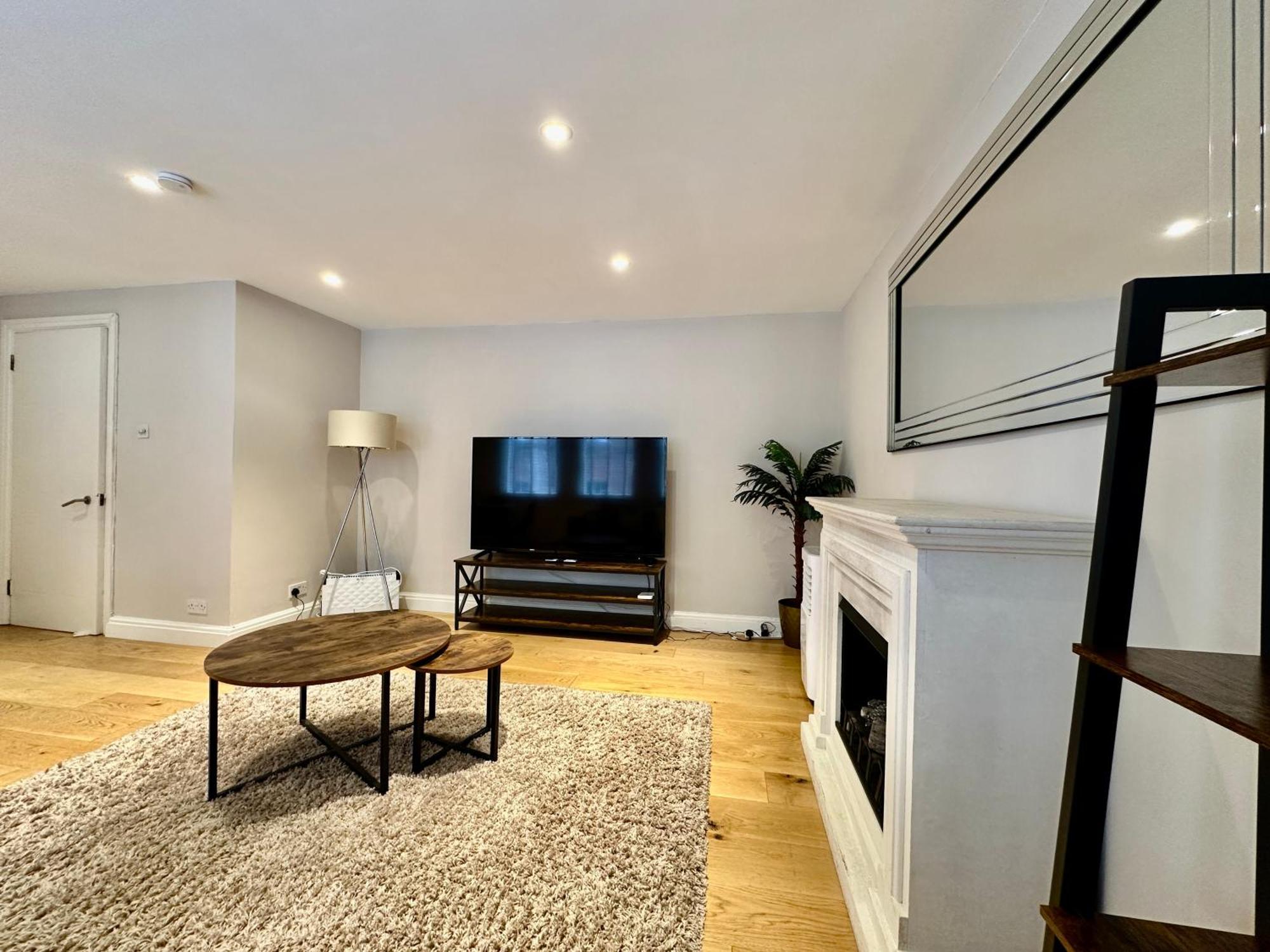 Kensington 2Bed Stucco Bright Large High Ceilings - Luxurylondonstays Londres