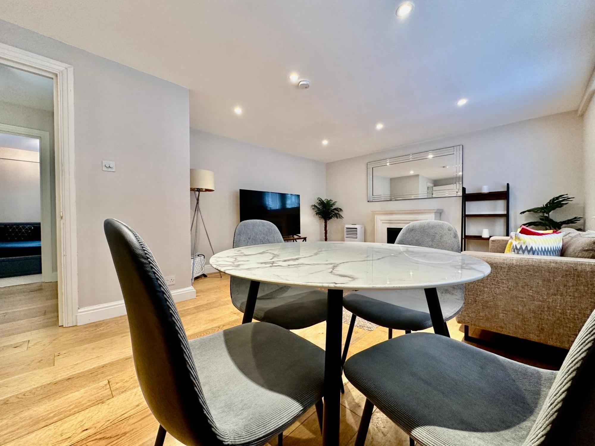 Apartment Kensington 2Bed Stucco Bright Large High Ceilings - Luxurylondonstays *