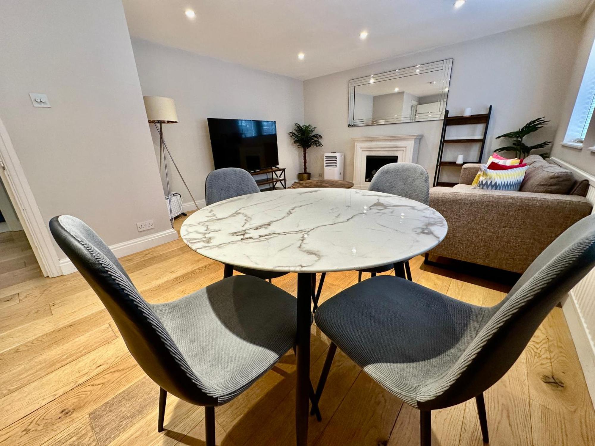 Kensington 2Bed Stucco Bright Large High Ceilings - Luxurylondonstays * Londres