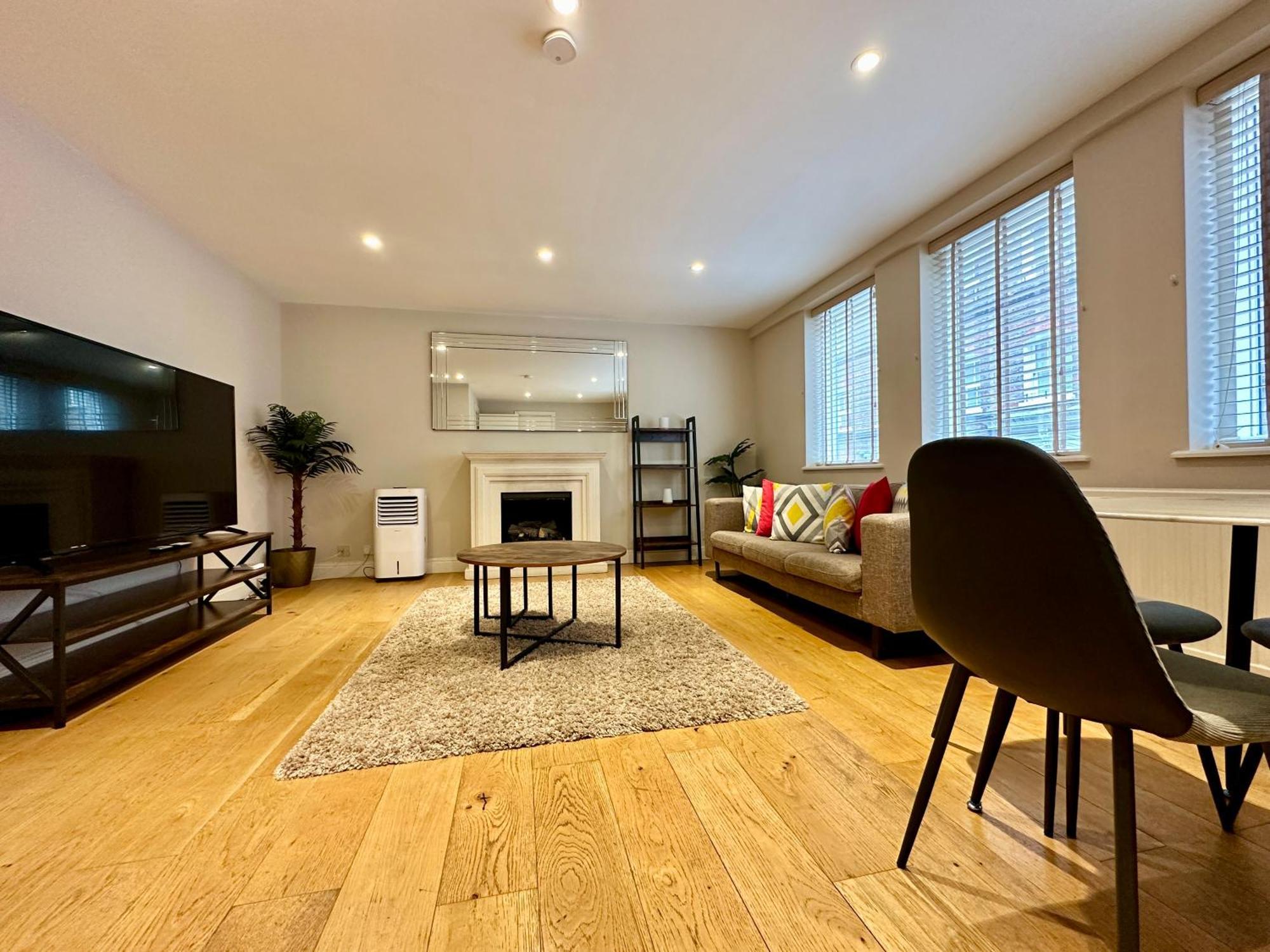 Kensington 2Bed Stucco Bright Large High Ceilings - Luxurylondonstays *