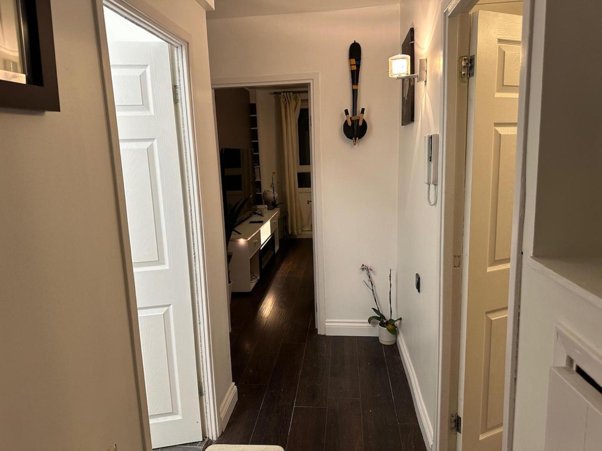 Stylish 1br W Fireplace & High-speed Wifi Appartement
