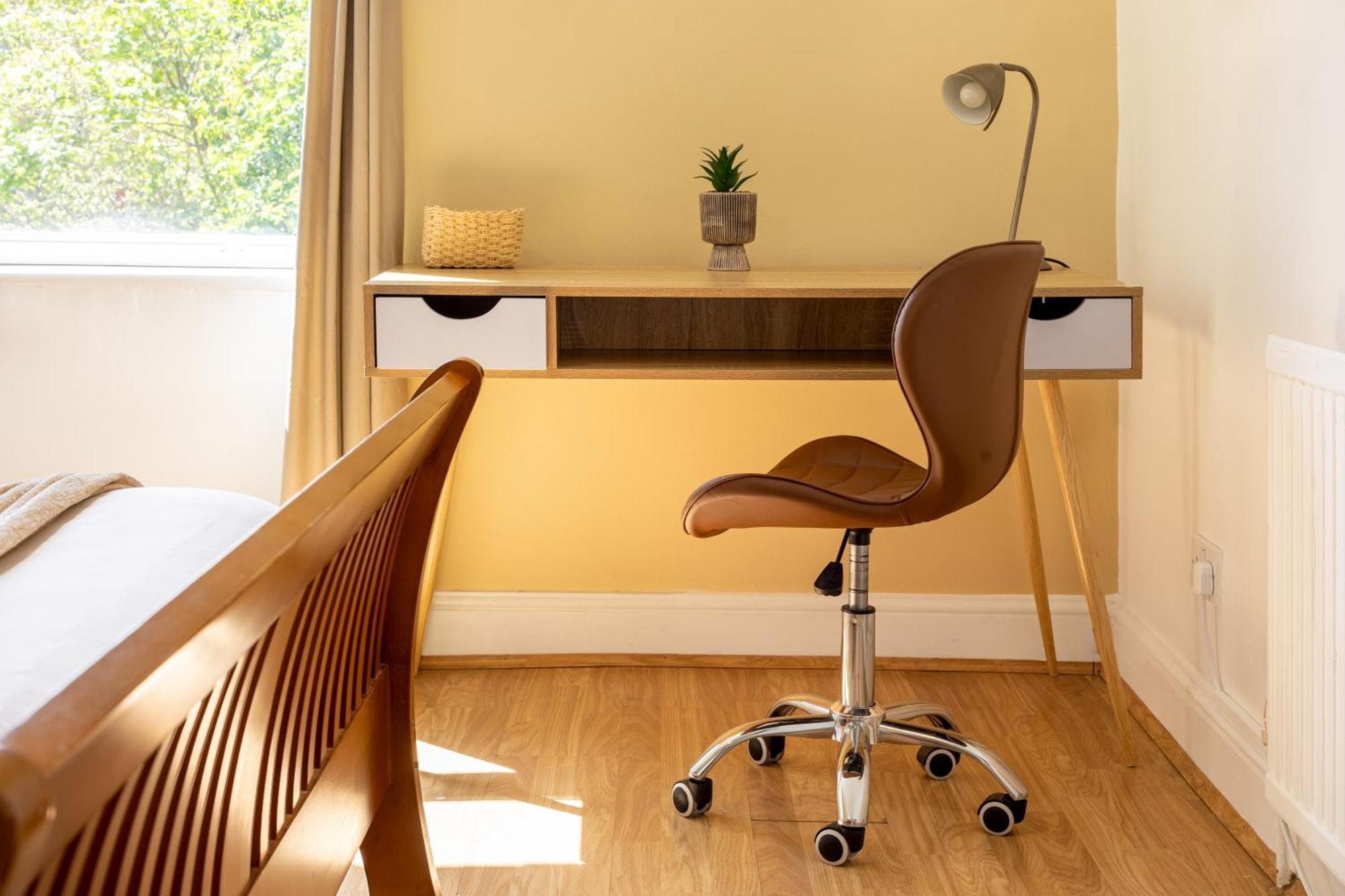 Apartamento Expansive 2br Flat, Holloway Road *