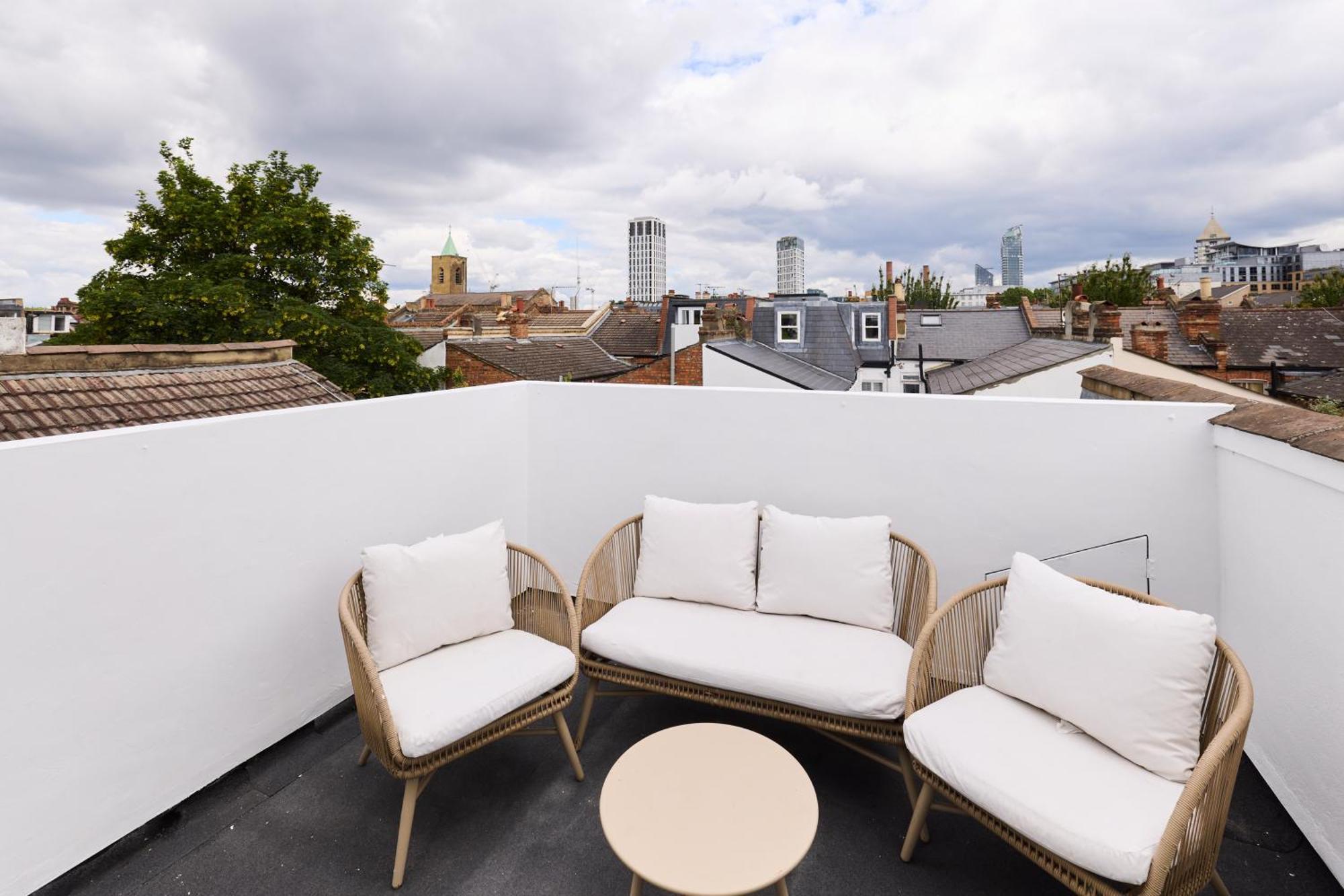 The Fulham Arms - Elegant 3bdr Flat With Terrace Apartment