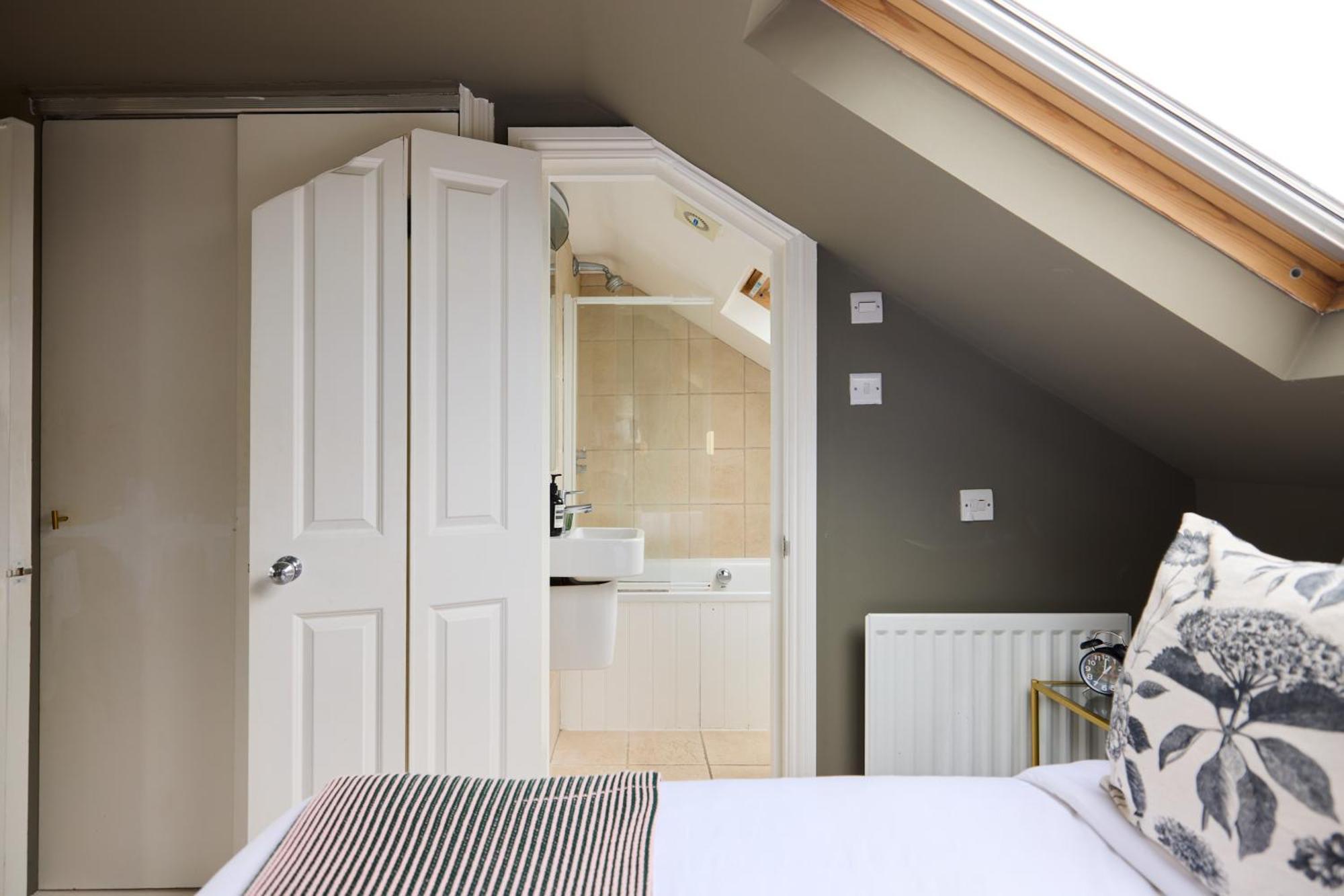 The Fulham Arms - Elegant 3bdr Flat With Terrace Apartment London