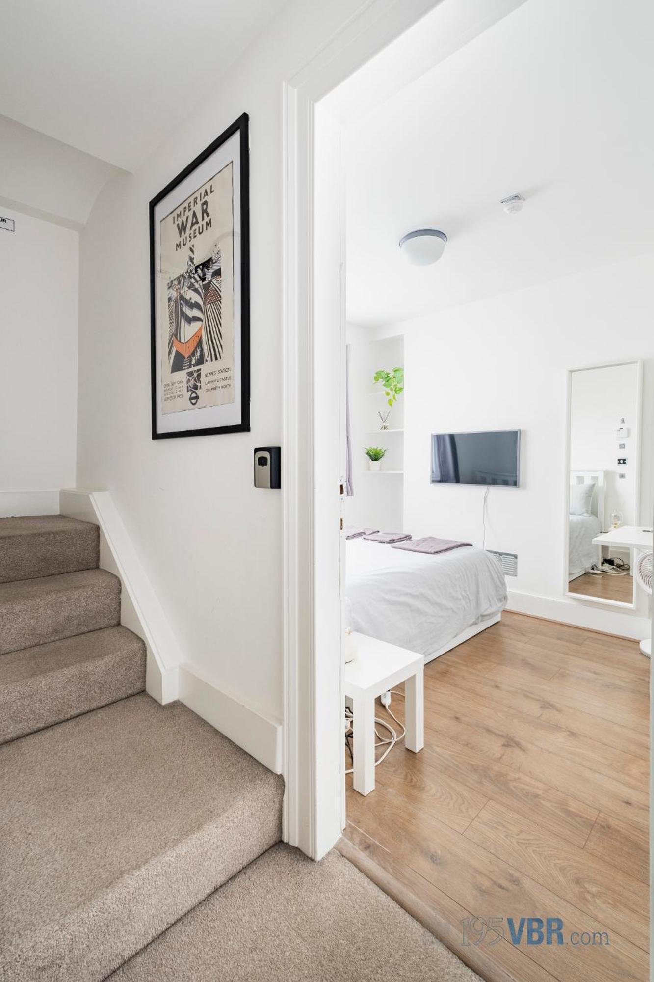 Apartment 195vbr With Private Bathrooms, Shared Kitchen London