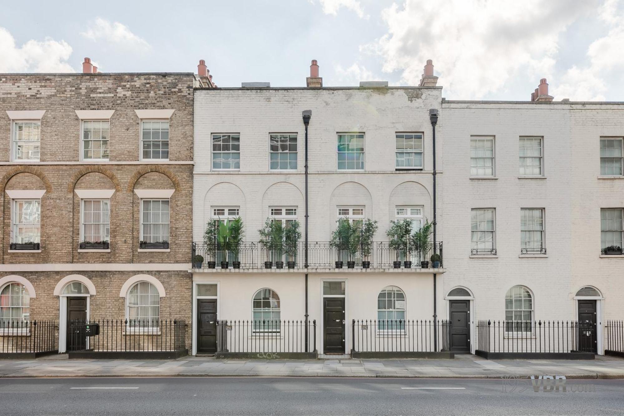 195vbr With Private Bathrooms, Shared Kitchen London