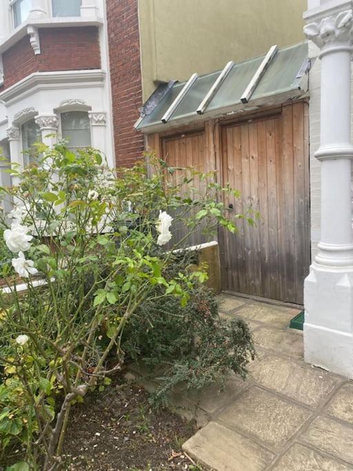 Appartement Spacious And Light West Basement Flat *