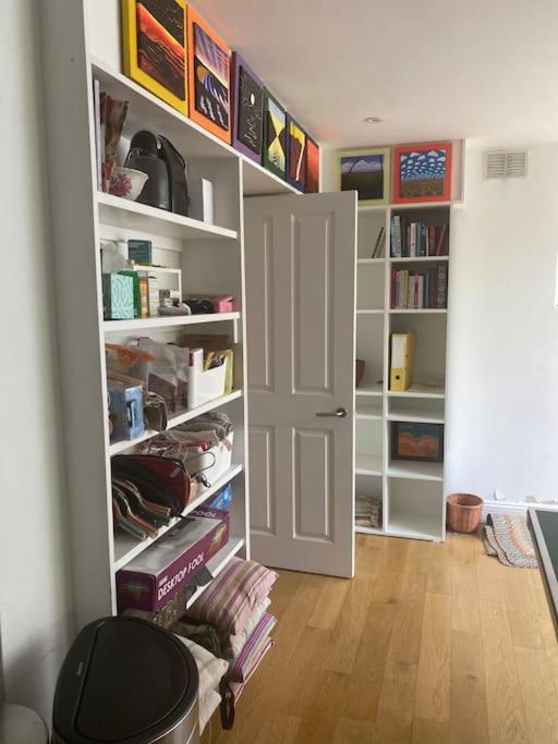 Spacious And Light West Basement Flat Appartement *