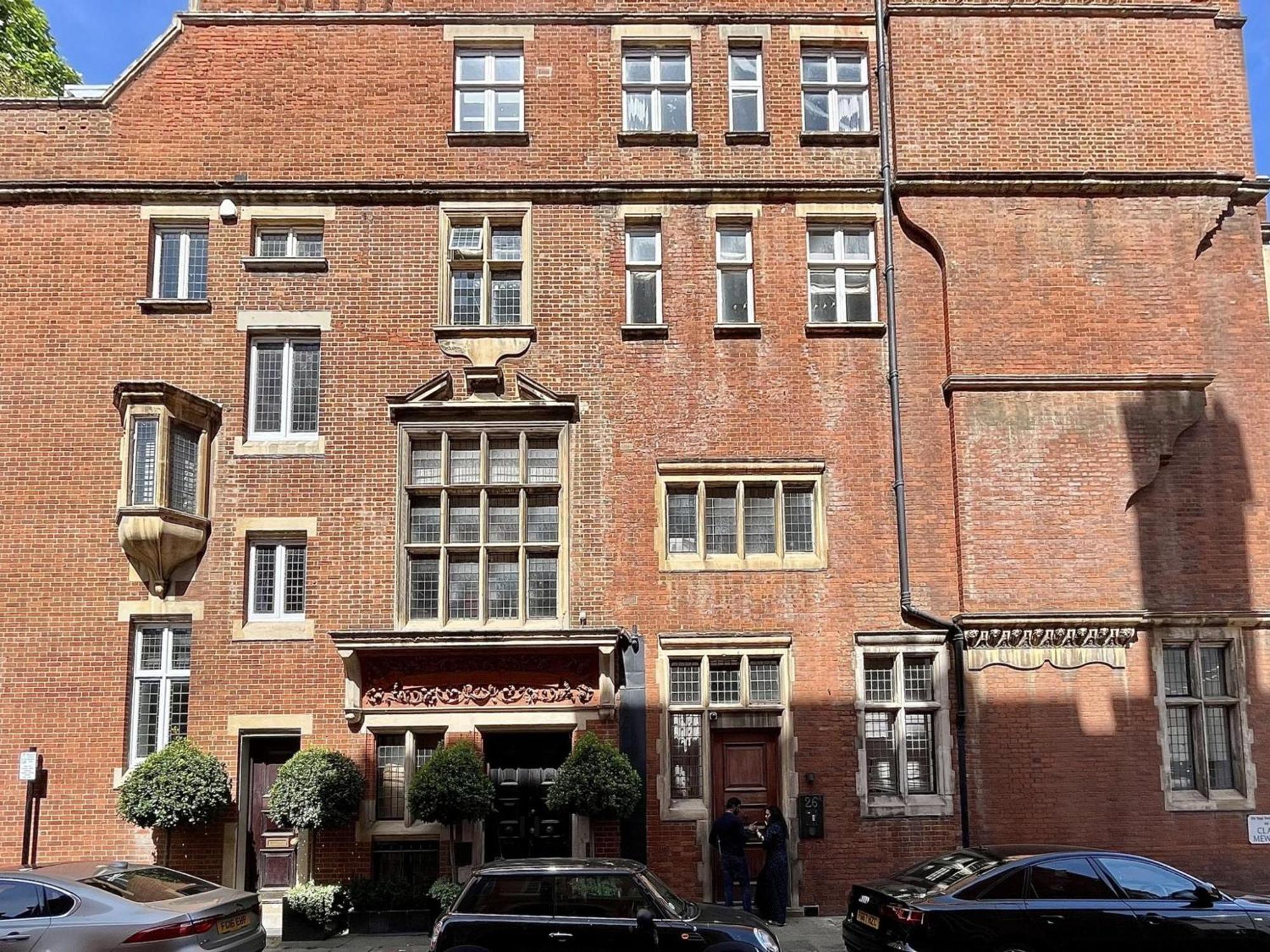 Luxury In Cadogan Square I Apartment London