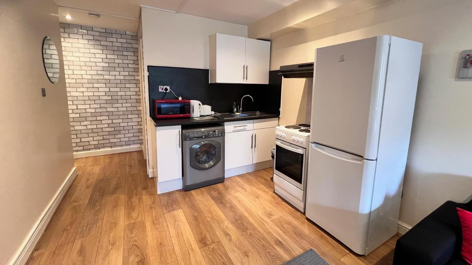 Cosy - Finchley Road