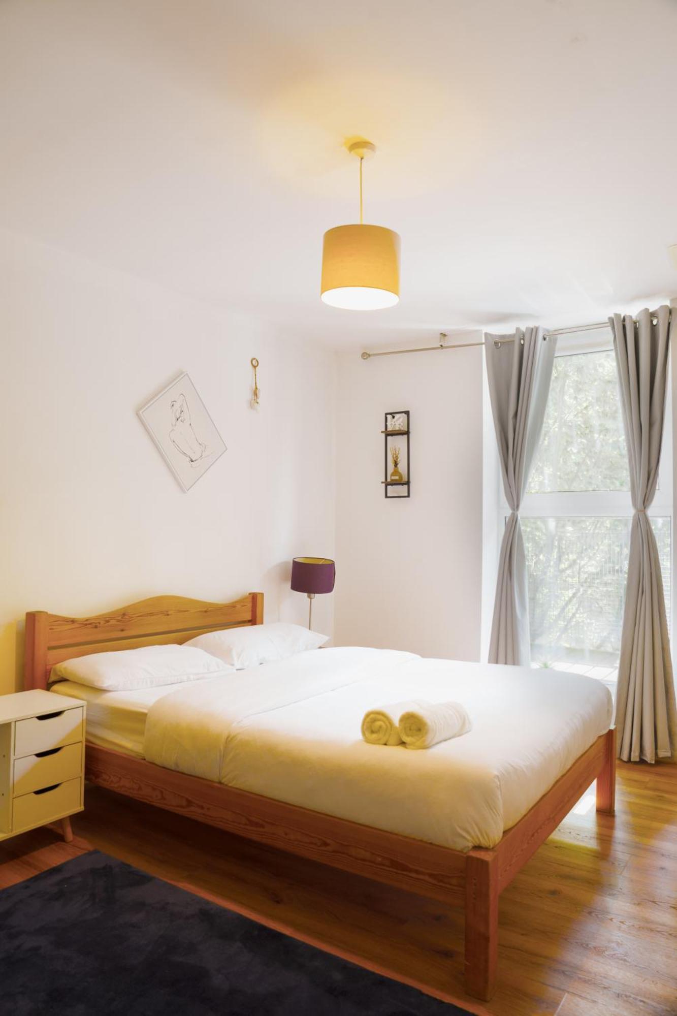 Spacious 2bd 2baths In Appartement *