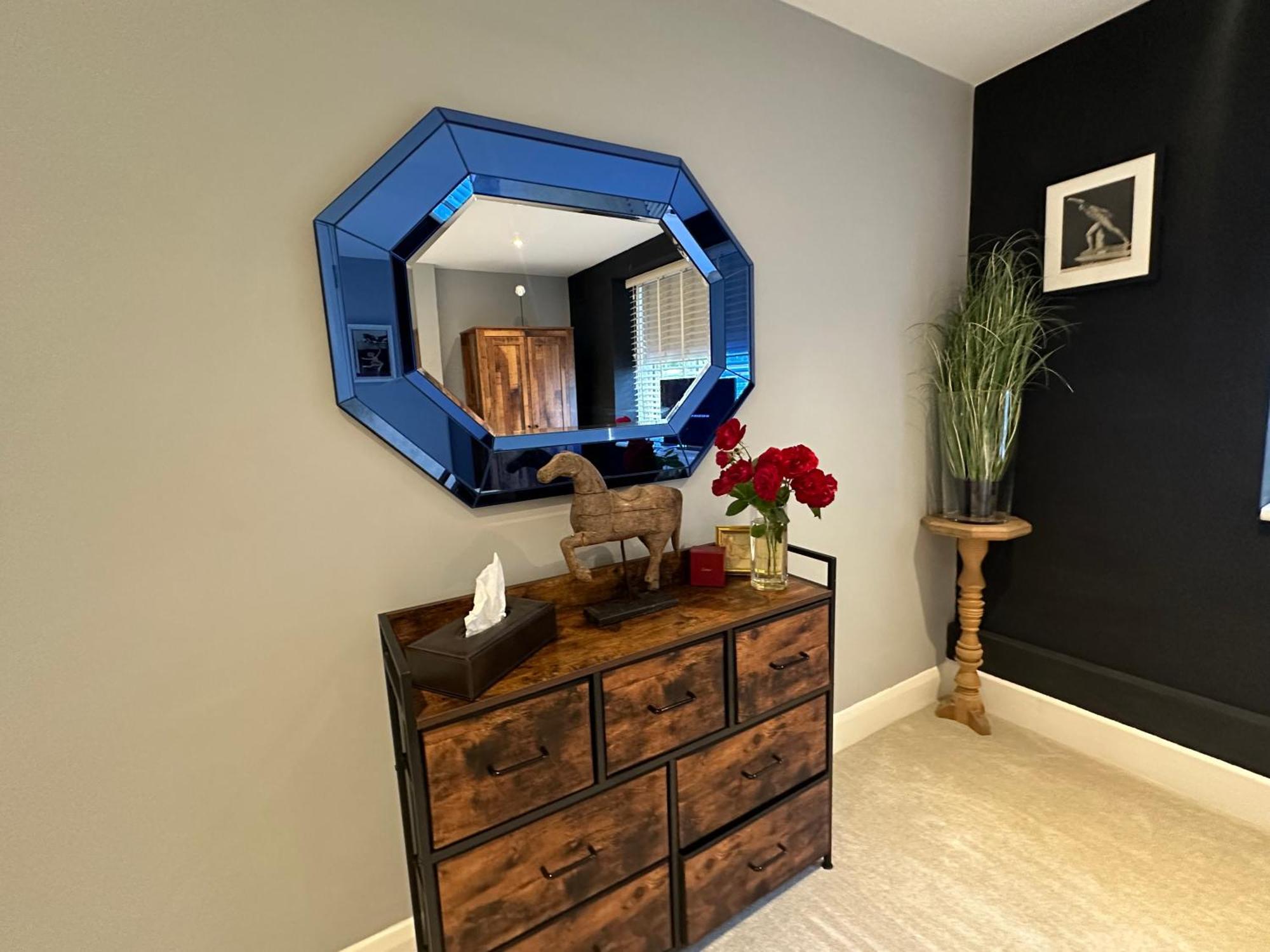 Tower Bridge, Boutique, Shad Thames Butlers Wharf Secure Parking , Balcony View Of Shard, Luxury With Van Parking Upto 4 Vans Ideal For Builders Shopfitters Secure Cctv Appartement *
