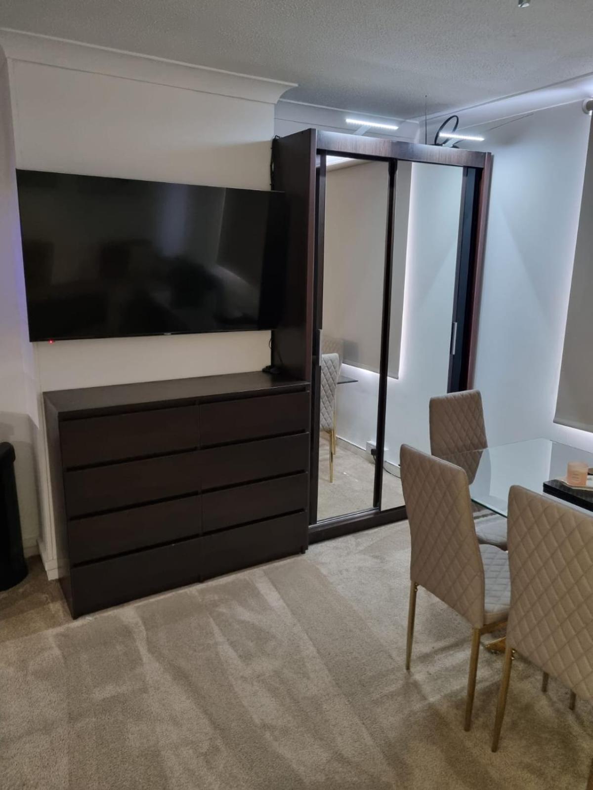 Stylish & Free Parking Apartamento