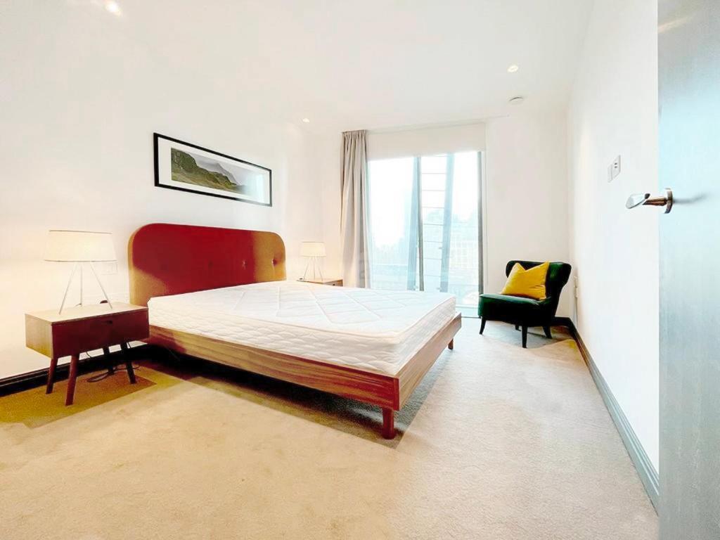 Central 1-bed Flat With River Thames Views And Winter Garden Londres