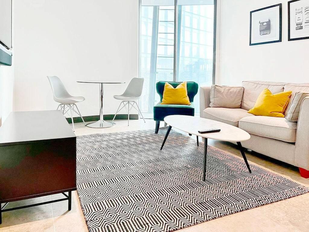 Central 1-bed Flat With River Thames Views And Winter Garden Apartment