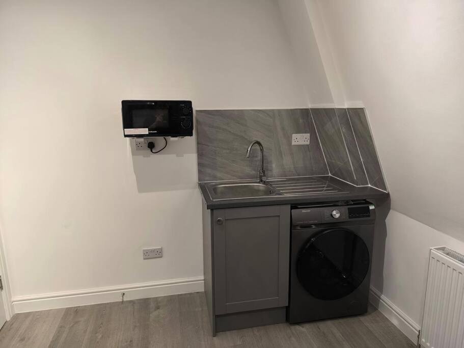 Style Room, Near Tooting Broadway Station *