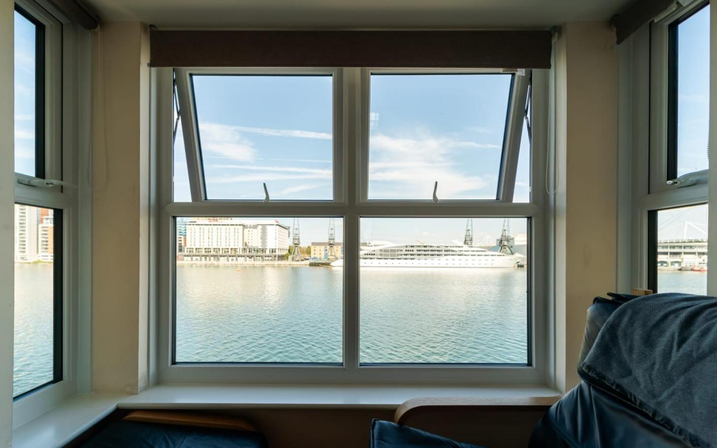 Excel Riverview Luxury -sleep 6- Free Parking- Playstation 4 London