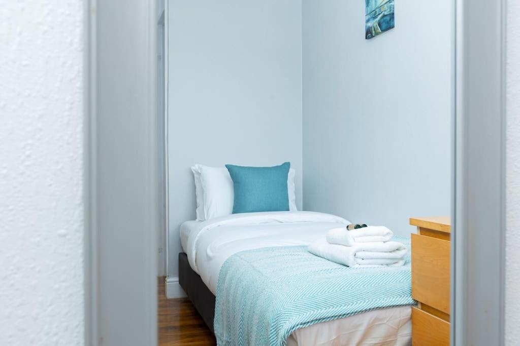 Spacious 4br With Large Balcony Londres