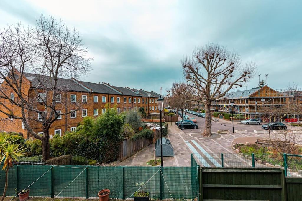 Spacious 4br With Large Balcony * Londres