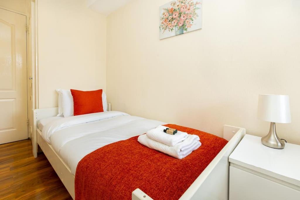 Spacious 4br With Large Balcony