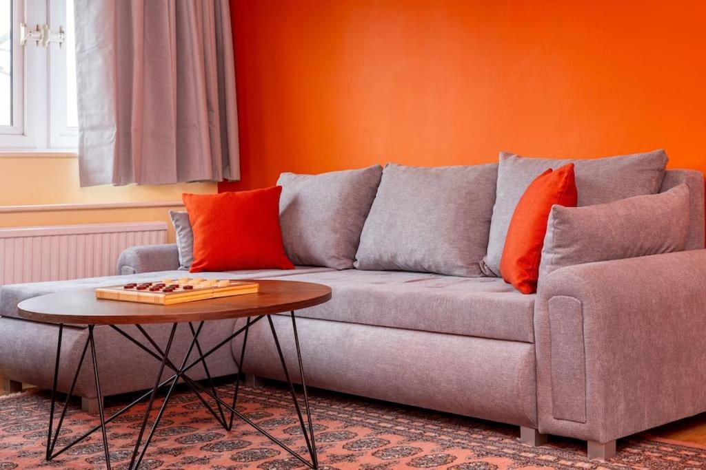 Spacious 4br With Large Balcony * Londres