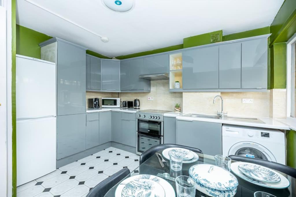 Appartement Spacious 4br With Large Balcony Londres