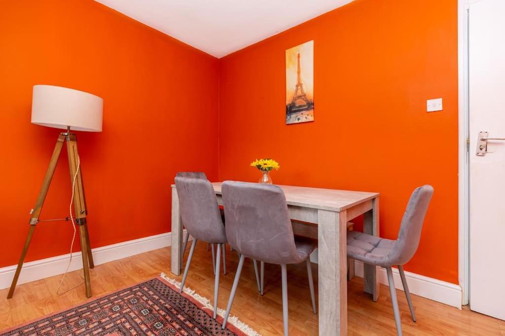 Spacious 4br With Large Balcony Londres