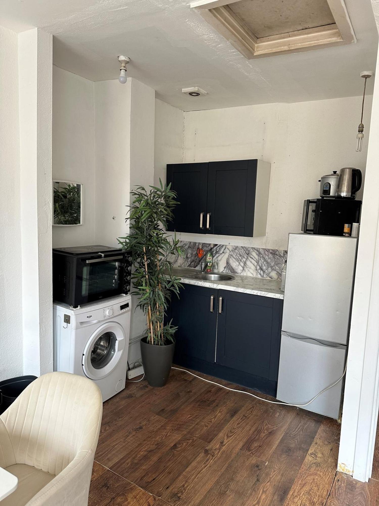 One Bed Victorian Flat,10 Min Walk To Paddington, Sleeps 4, Pet-friendly * London