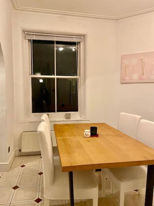 Appartement 3 Bedroom Lauderdale Mansions Londres