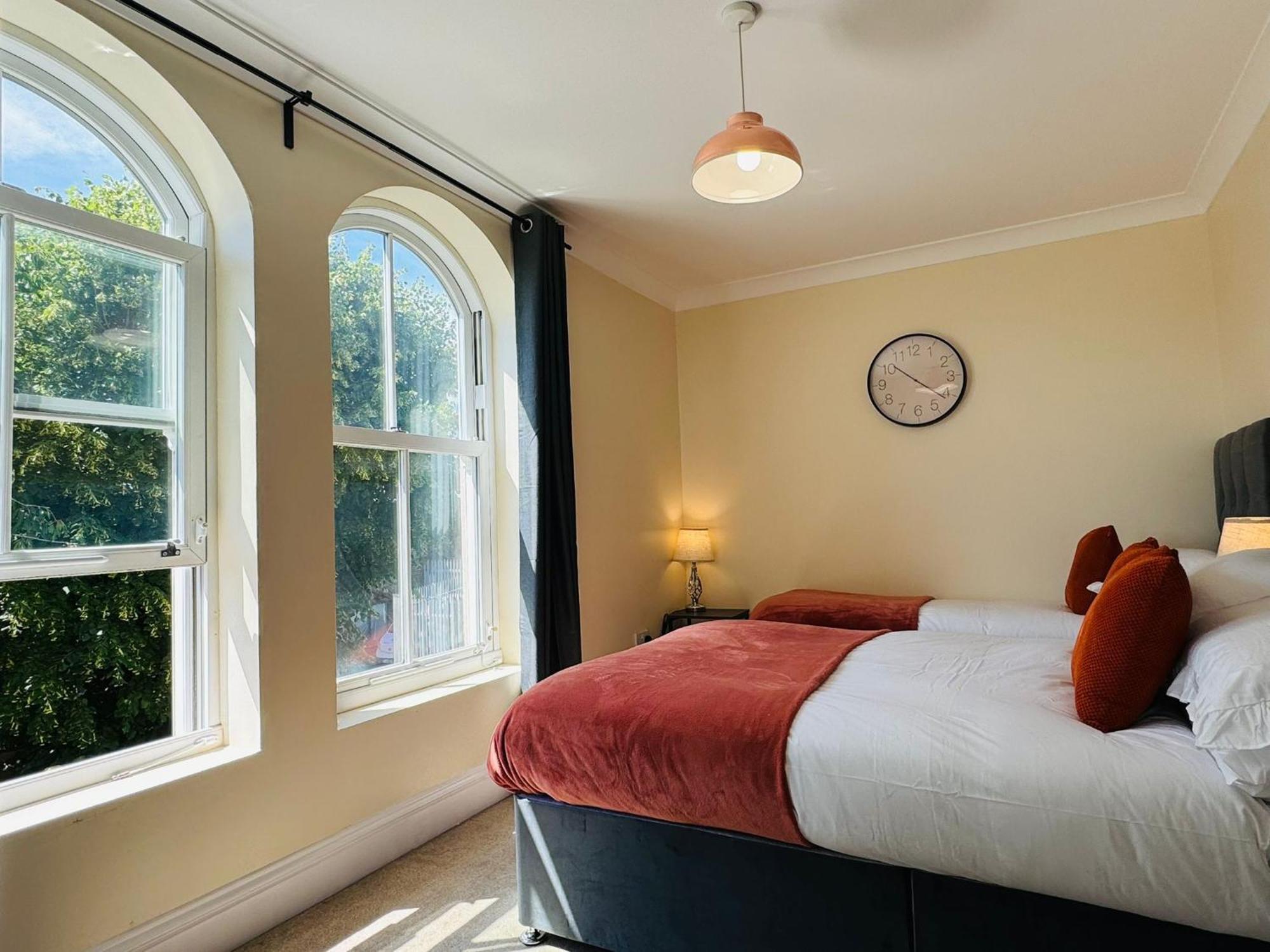 Spacious Flat In Streatham Apartment