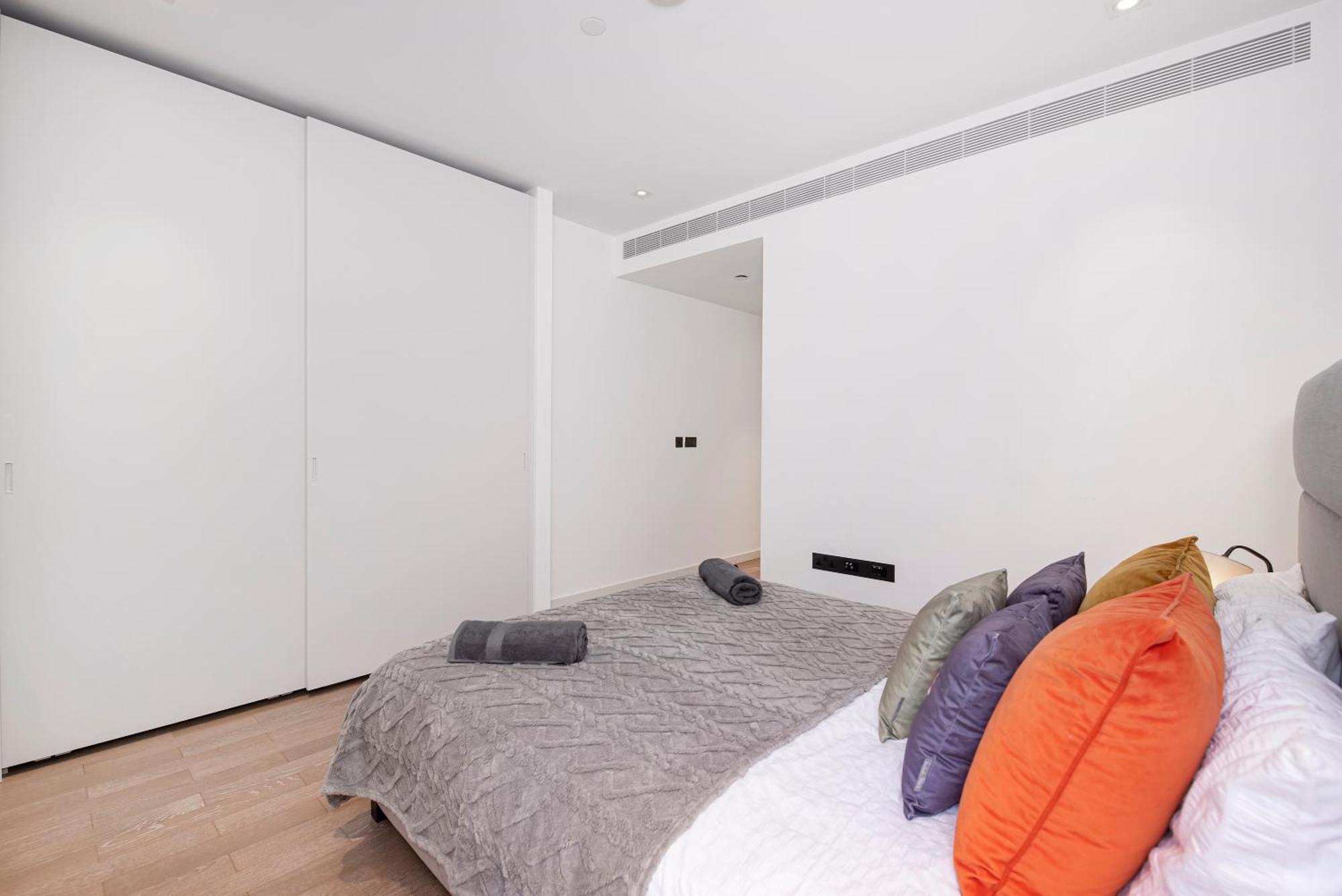 Modern 2 Bed Battersea Power Station * Londen