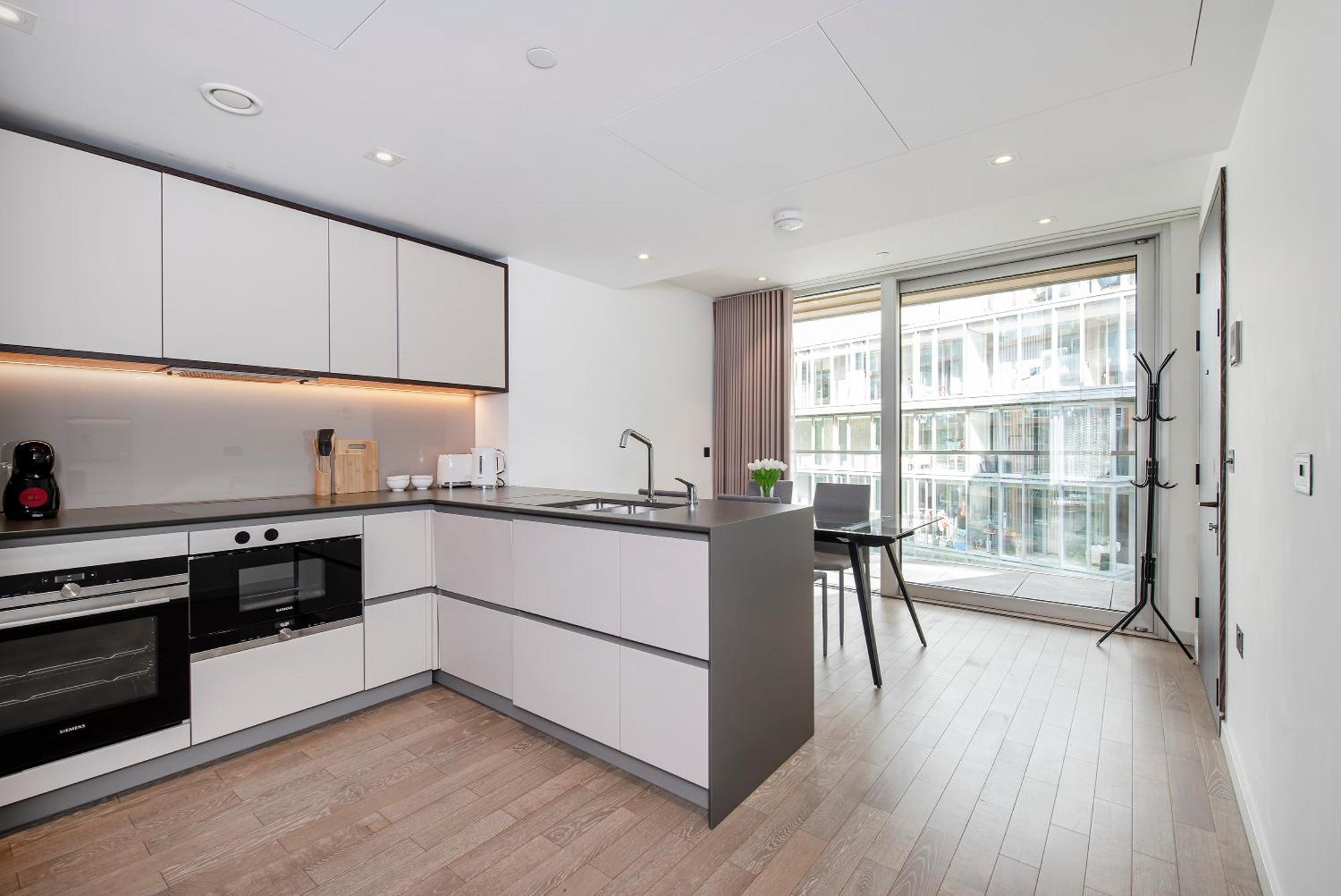 Modern 2 Bed Battersea Power Station Appartement Londen