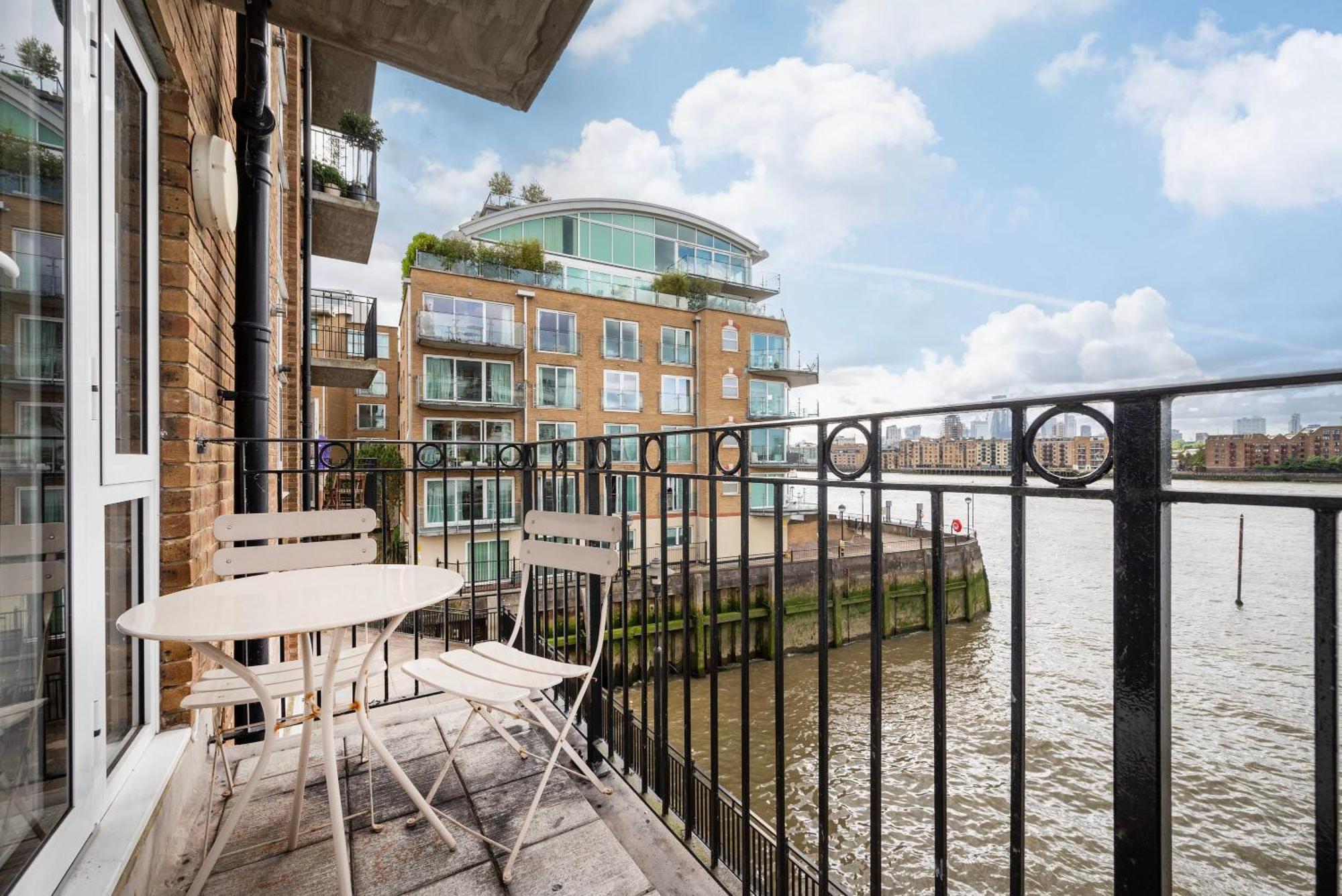 Wonderful 2br Flat With River Views And Balcony * Londres