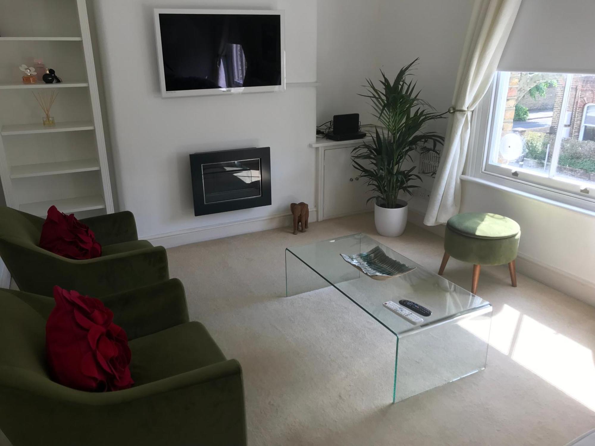 Charming Flat Centrally Located Apartment