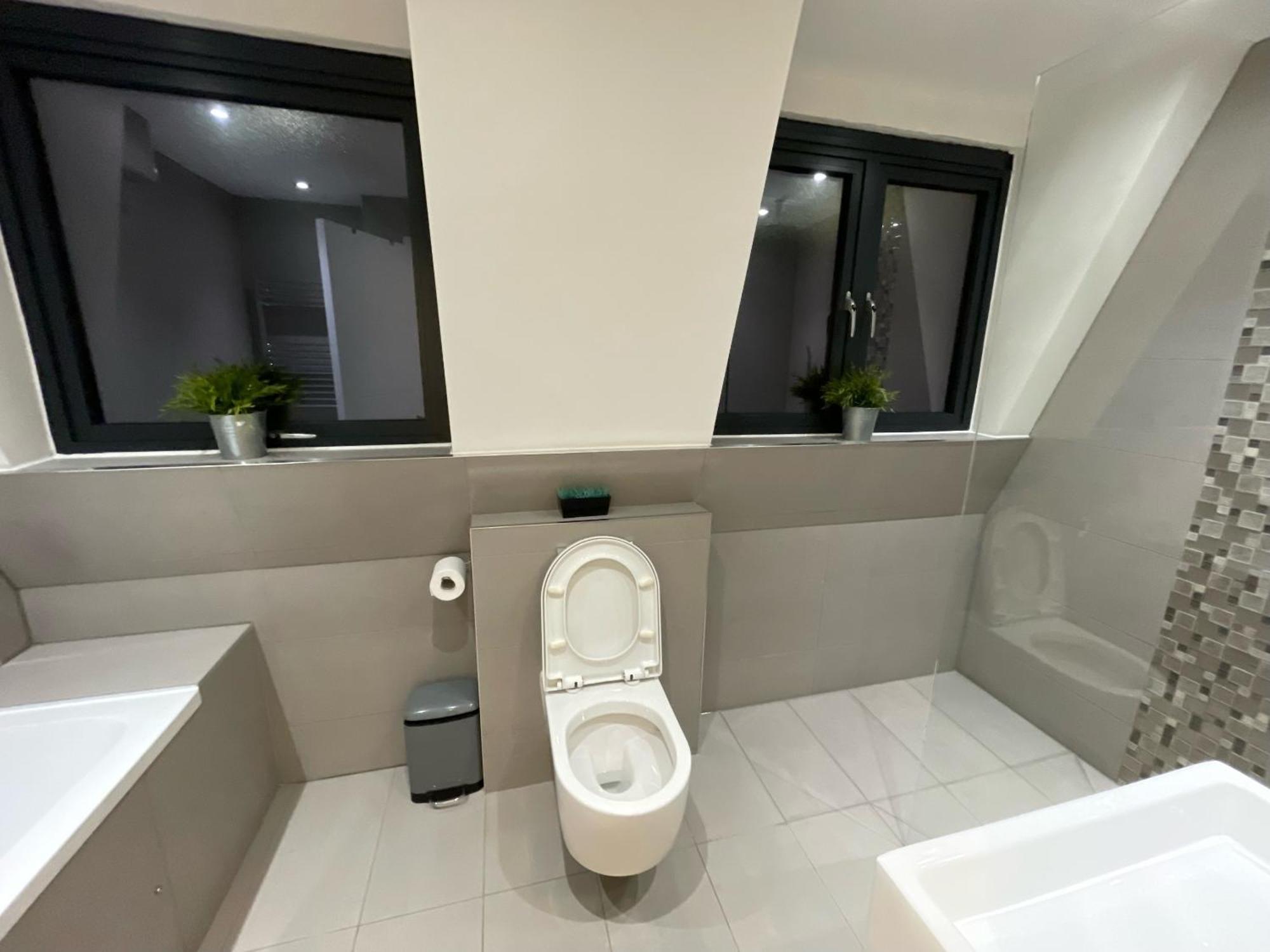 Omega Terrace, Luxury Modern Interior, Located Close To Alexandra Palace Londres