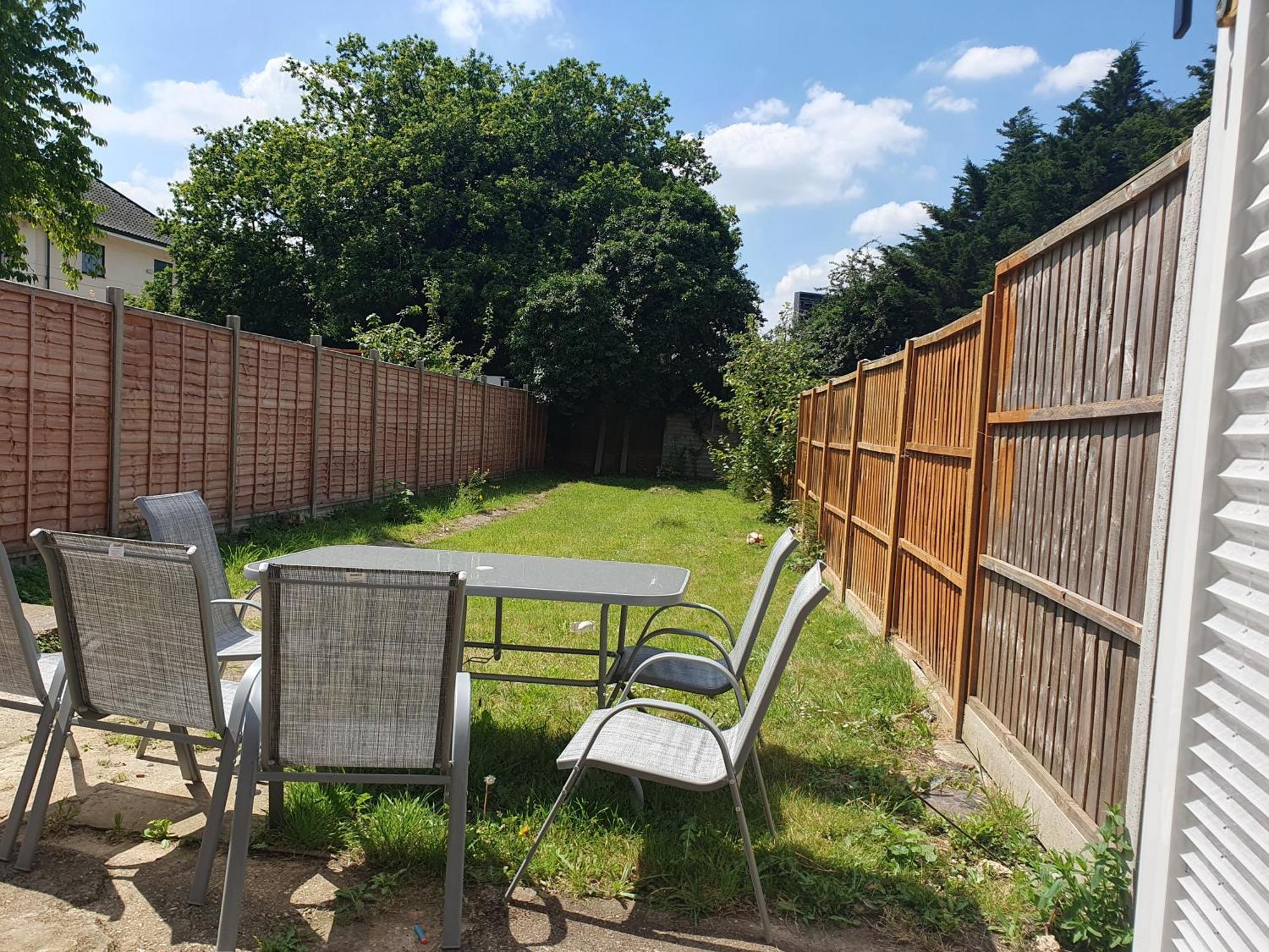 Modern 2 Bedroom 3 Min Walk To Tube Station Appartement Londen