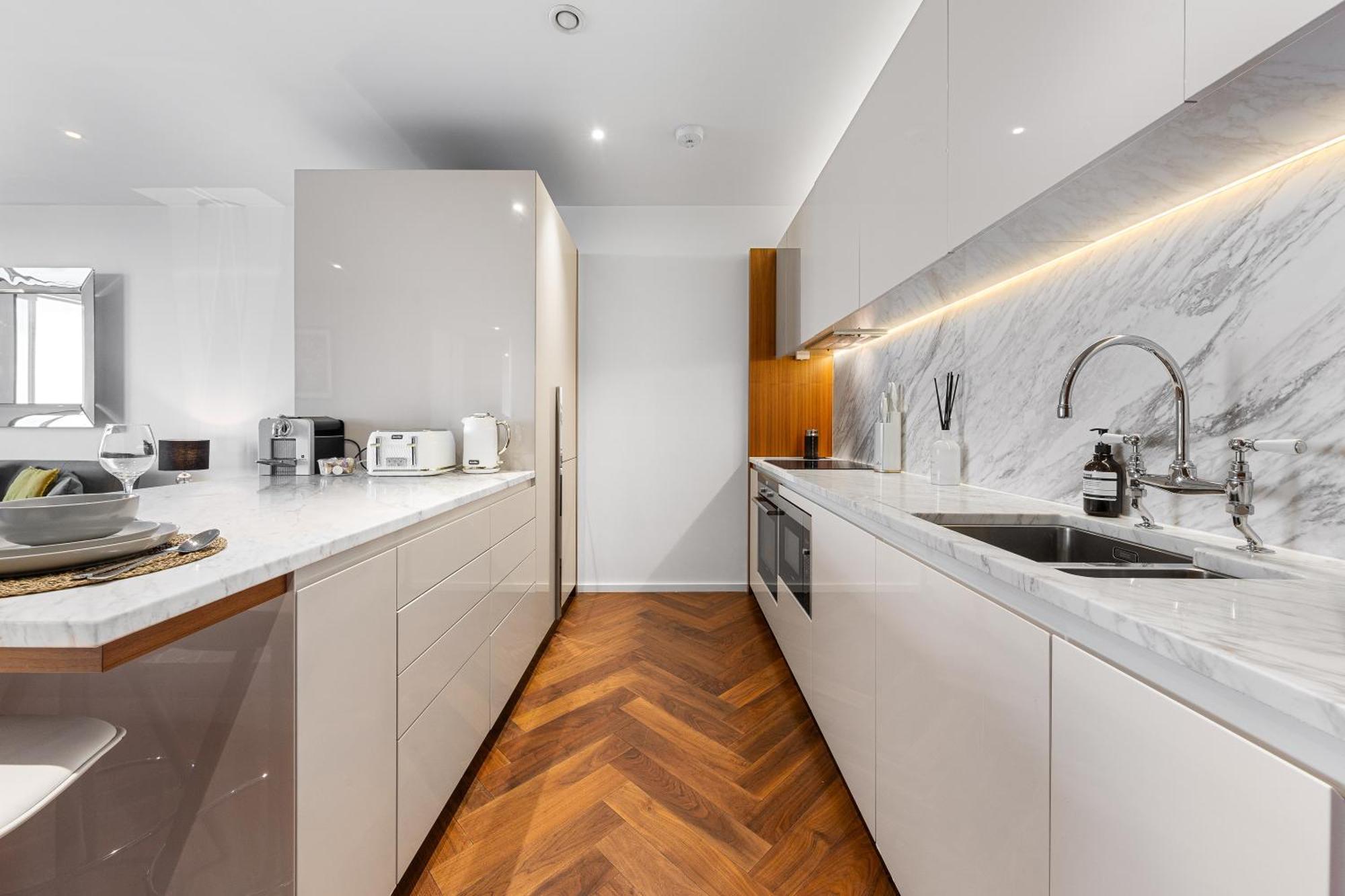 Spectacular Riverview Two Bedroom Luxury Designer Apartment-ac-parking-wifi-2 Bathrooms Appartement *