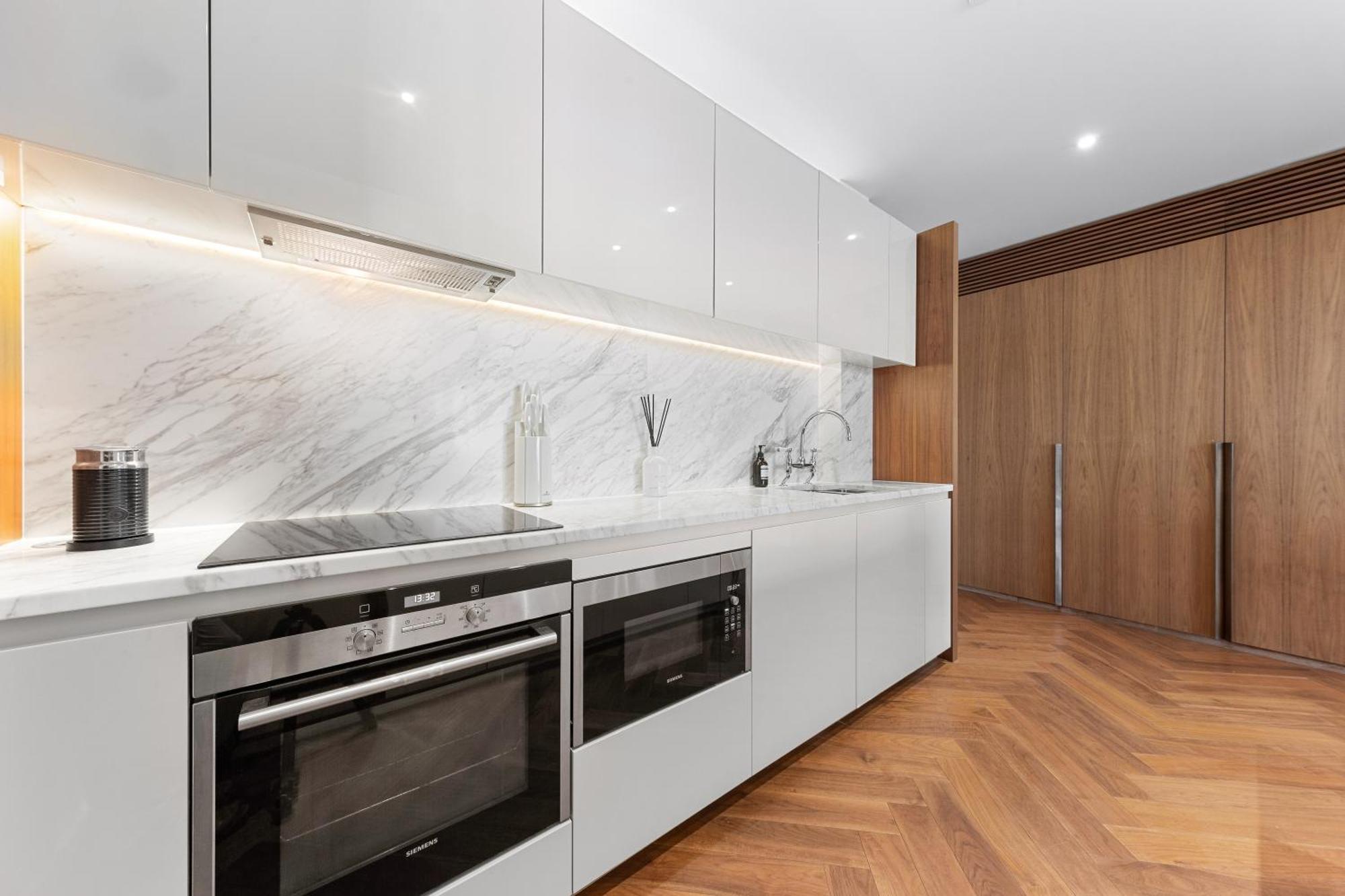 Spectacular Riverview Two Bedroom Luxury Designer Apartment-ac-parking-wifi-2 Bathrooms Appartement
