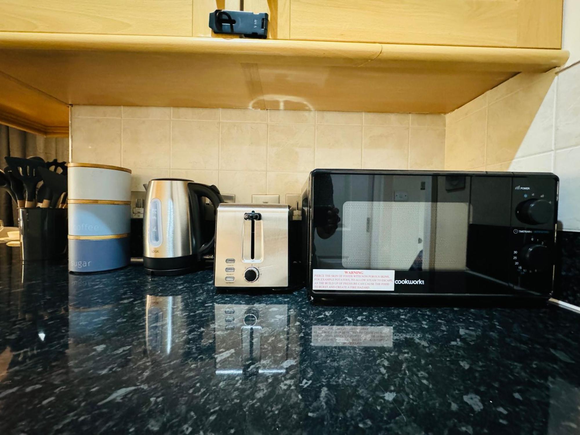 Spacious Flat In Streatham Apartment London