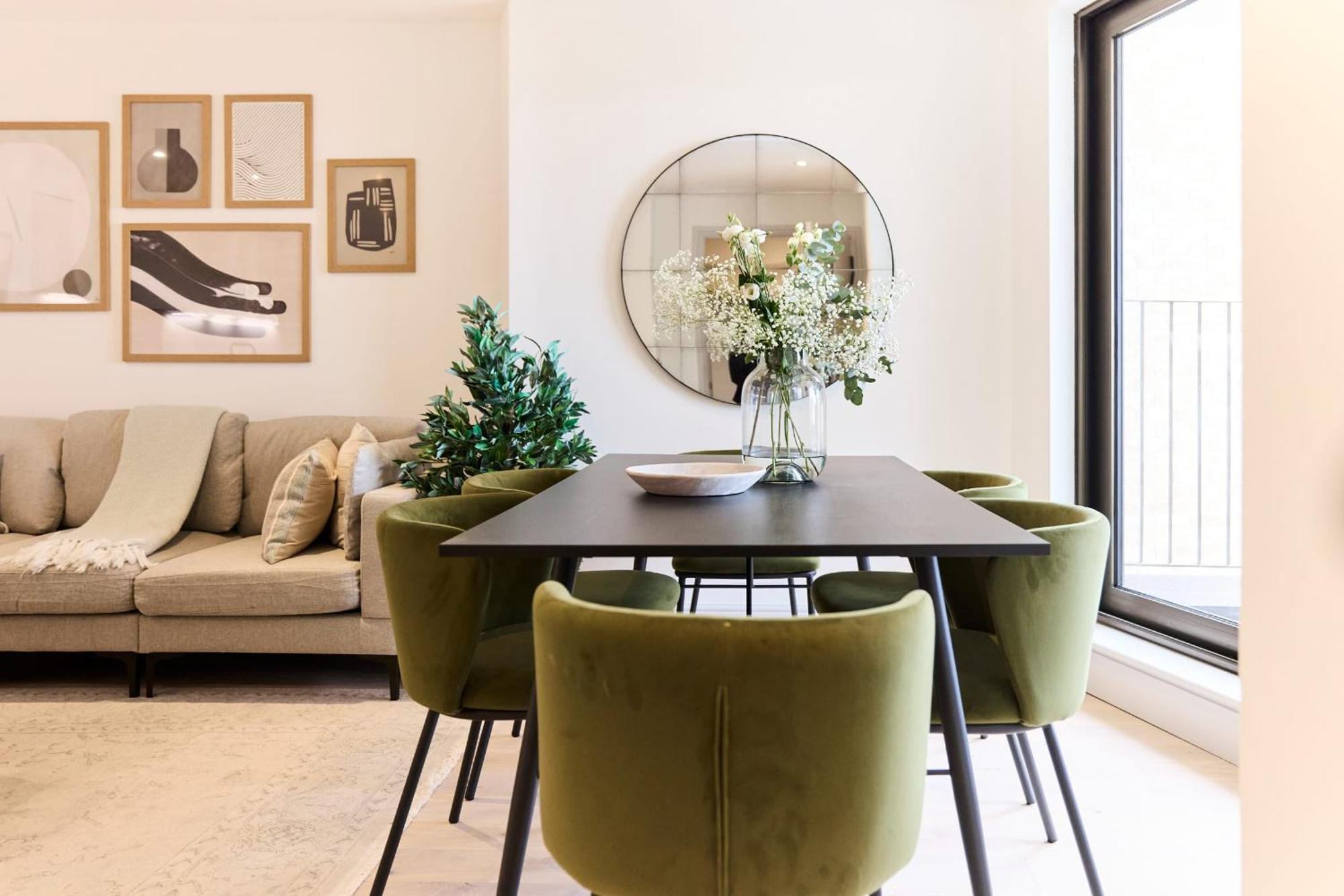 The South Wimbledon Escape - Lovely 3bdr With Balcony London