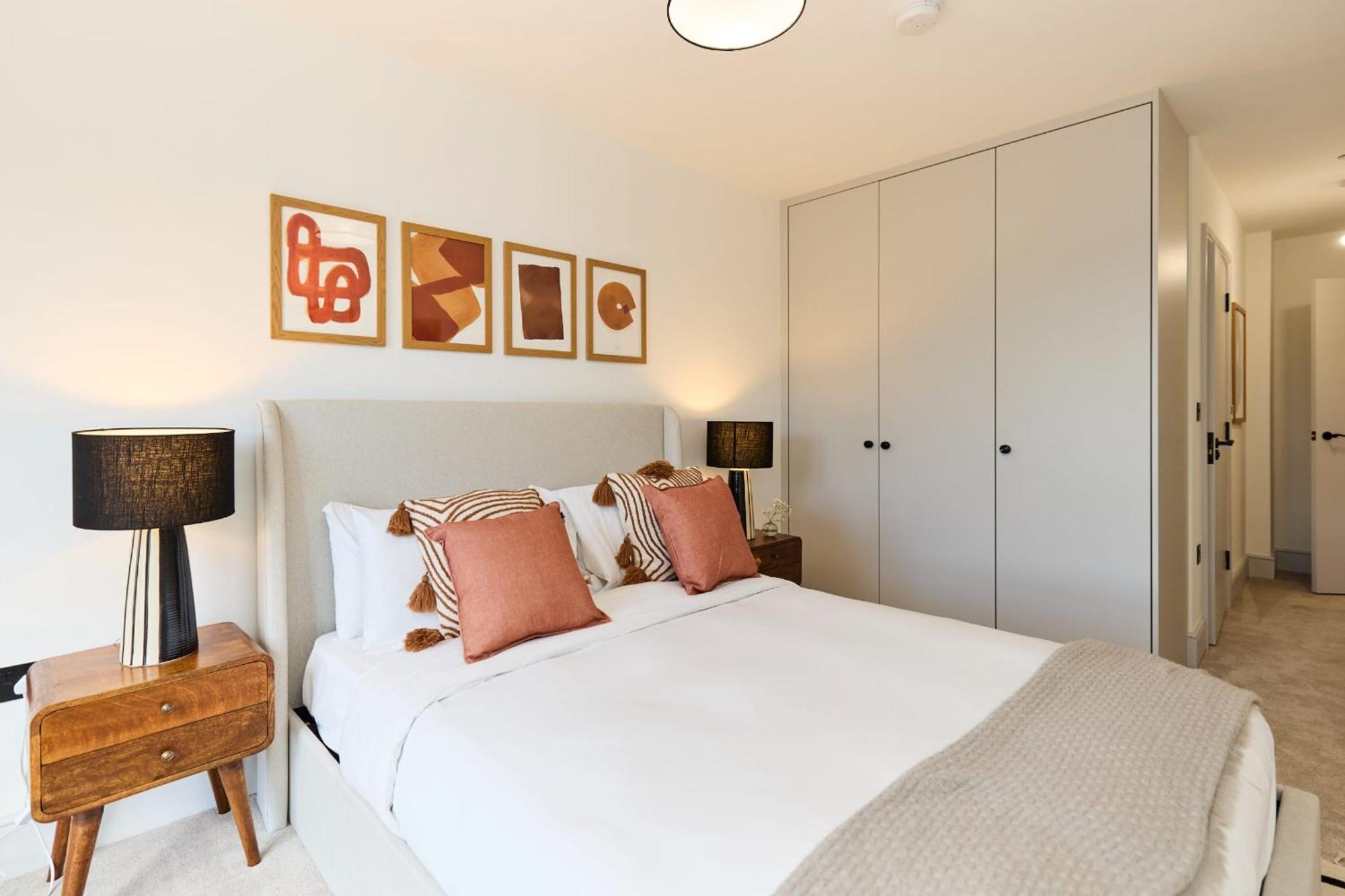 The South Wimbledon Escape - Lovely 3bdr With Balcony Apartment London