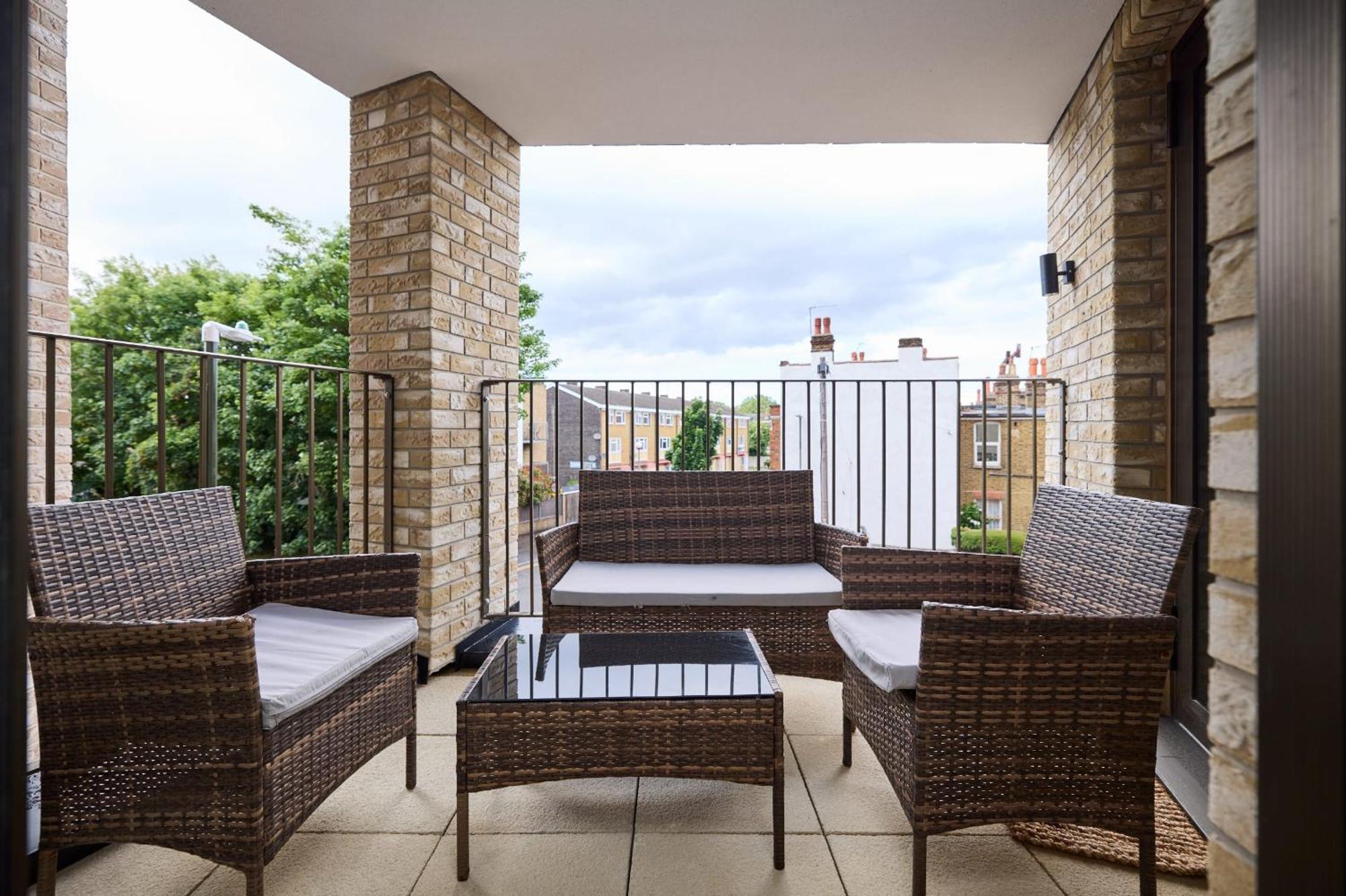 Apartment The South Wimbledon Escape - Lovely 3bdr With Balcony London