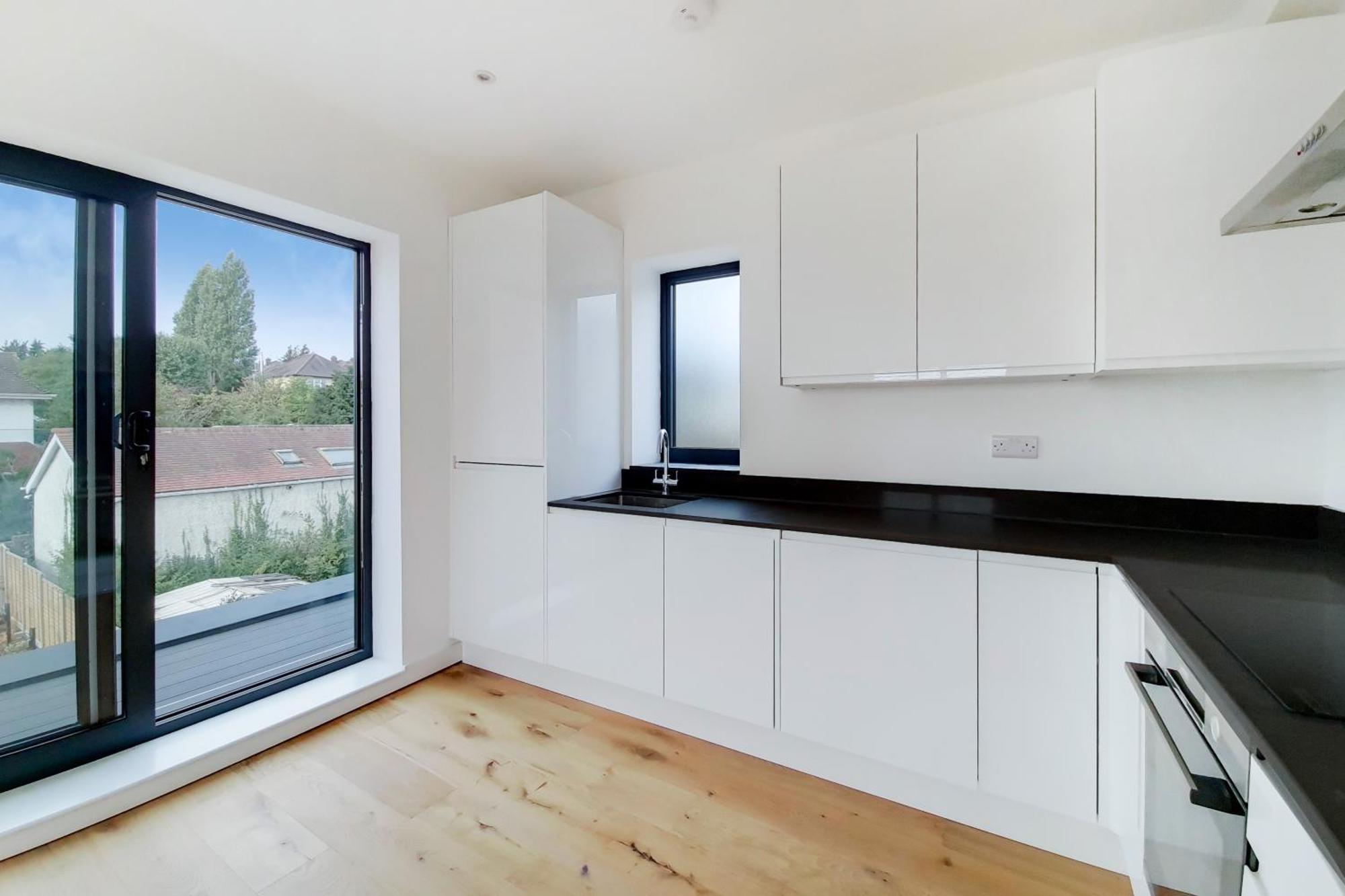 Penthouse With Private Rooftop Terrace * London