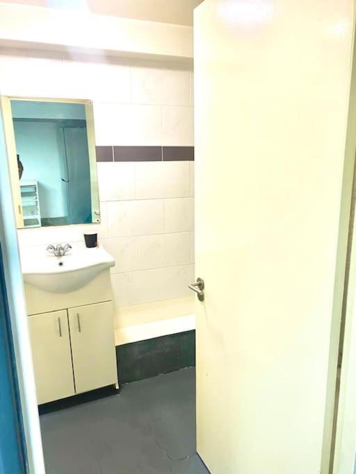 Cozy Opposite Chelsea Stadium London