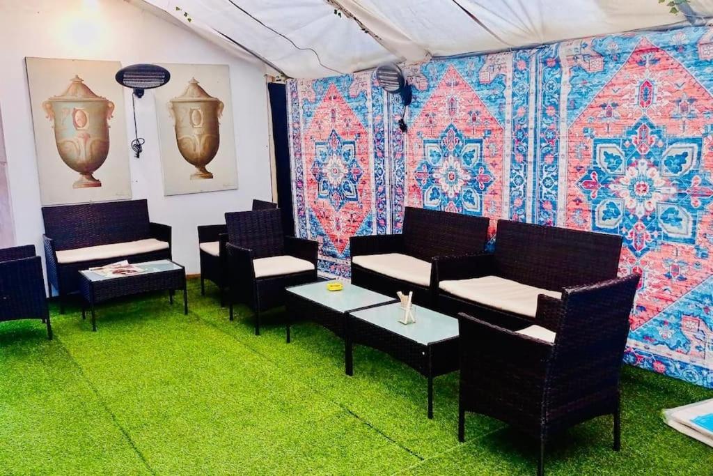 Cozy Opposite Chelsea Stadium London
