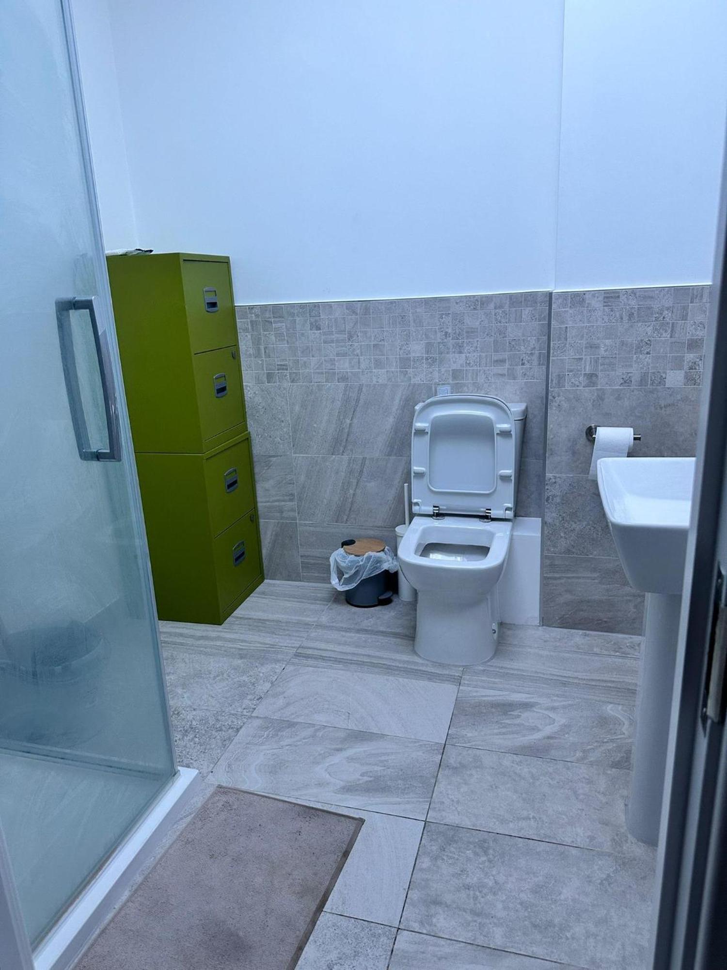 Uttsav Green - Affordable Zone 3 - Accessible Public Transport Homestay *