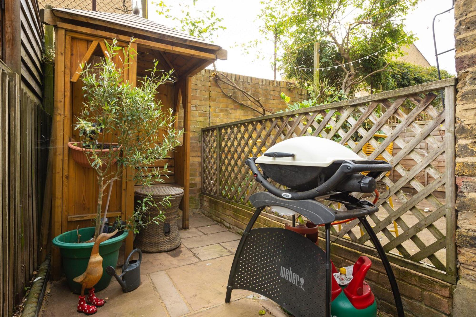 Secluded 1br With Garden Near Vibrant Dalston Appartement Londres