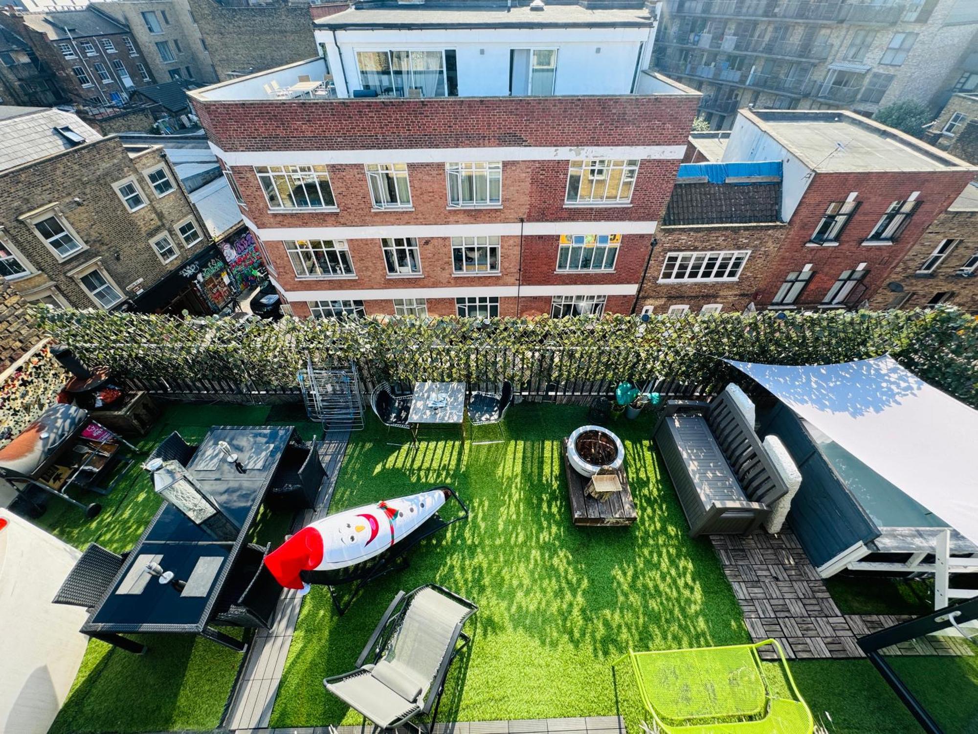 Ft10 Brick Lane *